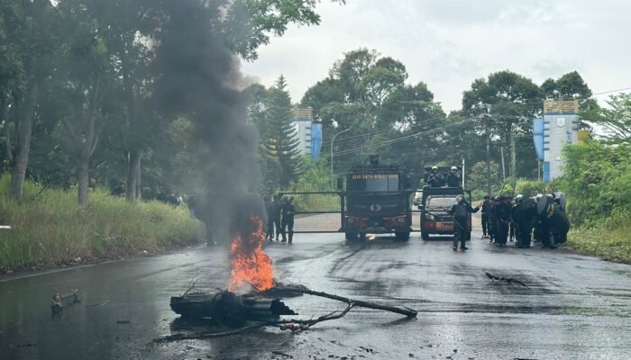Terobosan Baru. Brimob Sumsel Ubah Mekanisme Pengamanan Unjuk Rasa Menjadi Humanis dan Kolaboratif.