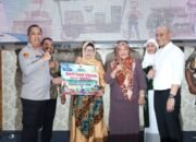 Wujudkan Janji Program Linggau Juara. Wali Kota Lubuk Linggau Serahkan Bantuan Modal Rp.2 Juta untuk UMKM.