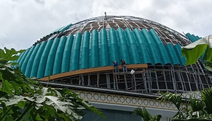 Hampir Tutup Buku. Rehab Kubah Masjid Agung Darussalam Dengan Anggaran Rp. 7 M Belum Selesai Dikerjakan