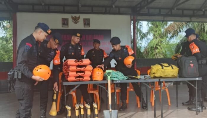 Antisipasi Bencana. Batalyon B Pelopor Laksanakan Siaga SAR Pastikan Kesiapan Personel dan Peralatan