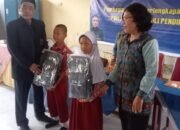 PWI Sumsel Peduli Pendidikan, Serahkan Bantuan Kepada Siswa SDN 49 Palembang