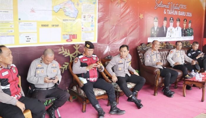 Wakapolres Musi Rawas Lakukan Pengecekan Pos Pengamanan dan Tinjau Keamanan Gereja