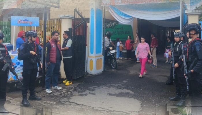 Satbrimob Polda Sumsel Batalyon B Pelopor Patroli Pengamanan Natal 2025 di Wilayah Lubuklinggau dan Musi Rawas