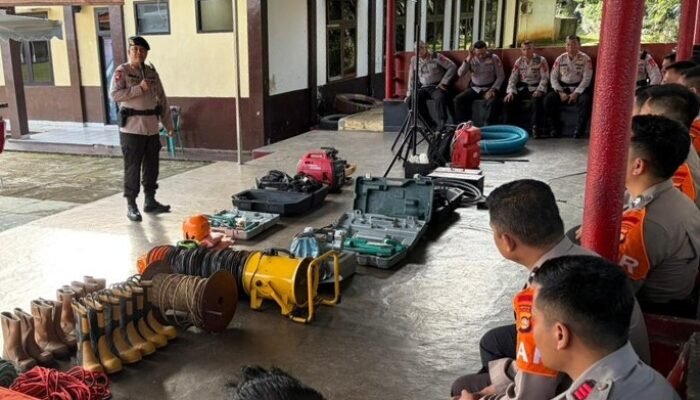 Batalyon B Pelopor Satbrimob Polda Sumsel Gelar Latihan dan Pengecekan Peralatan SAR