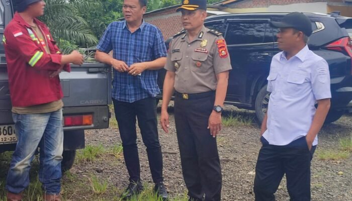 Polres Musi Rawas Bersama Pemda Tinjau Perbaikan Jalan Lintas Nasional Di Kecamatan Muara Lakitan