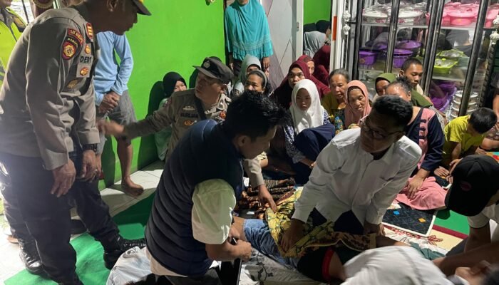 Diduga Tewas Gantung Diri. Polsek STL Ulu Terawas Bersama Pamapta Polres Musi Rawas Lakukan Identifikasi