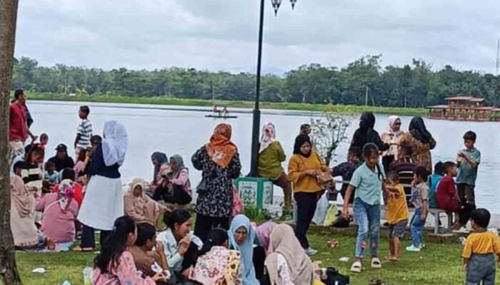 Hari Libur Tahun Baru. Destinasi Obyek Wisata Danau Aur Membludak