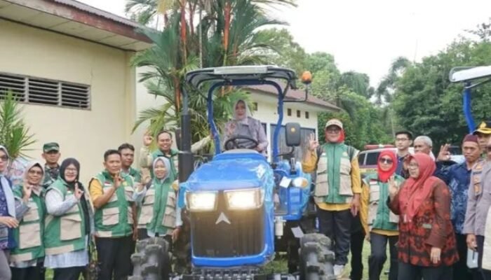 Alsintan Diserahkan Ke Petani Di Musi Rawas