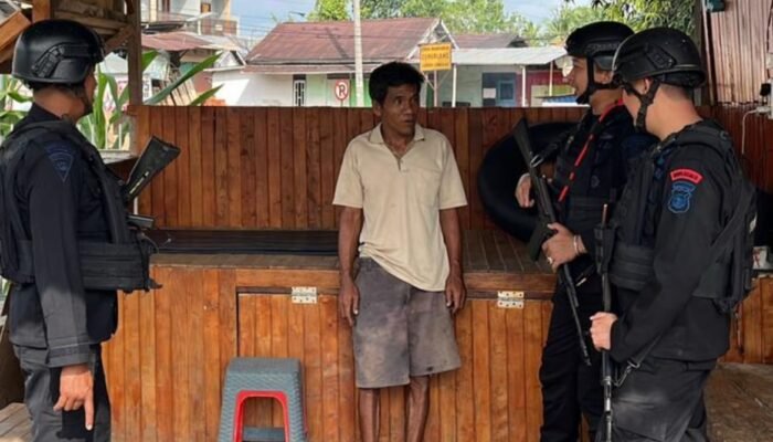 Jaga Situasi Aman Dan Kondusif. Batalyon B Pelopor Tingkatkan Patroli Dialogis