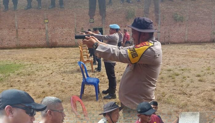 Anggota Satbrimob Polda Sumsel Batalyon B Pelopor Jadi Instruktur Dan BA Ujian Menembak di Polres Musi Rawas Utara