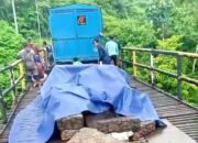 Jembatan Penghubung Desa Kuto Tanjung–Desa Napalicin Nyaris Ambruk