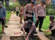 Jembatan Penghubung Antar Wilayah Di Musi Rawas Diperbaiki Personil Satbrimob Polda Sumsel Batalyon B Pelopor