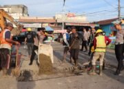 Sukseskan Program Belida Polda Sumsel dan Dukung Indonesia Asri. Kapolres Musi Rawas Bersama Stakeholder Pimpin Penambalan Jalan Berlubang,