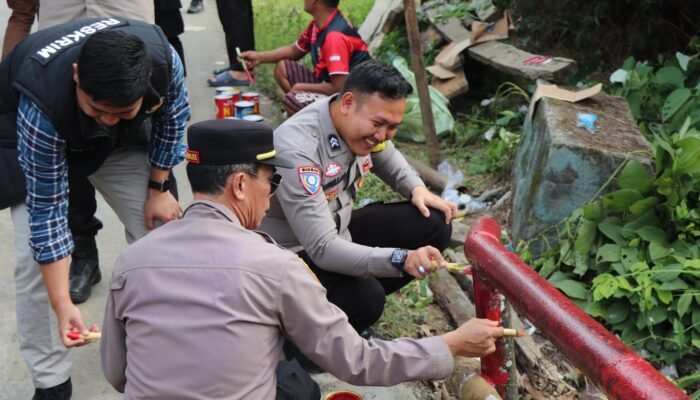 Dukung Program Asta Cita, Polres Musi Rawas Renovasi Jembatan Besi Sungai Pring