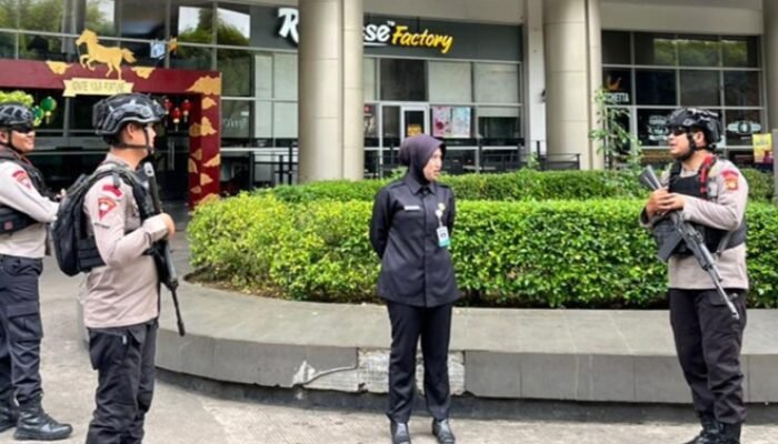 Patroli Dialogis Batalyon B Pelopor Sambangi Pusat Aktivitas dan Objek Vital