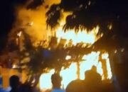 Si Jago Merah Mengamuk. Satu Unit Rumah Di Embacang Lama Musi Rawas Utara Habis Terbakar