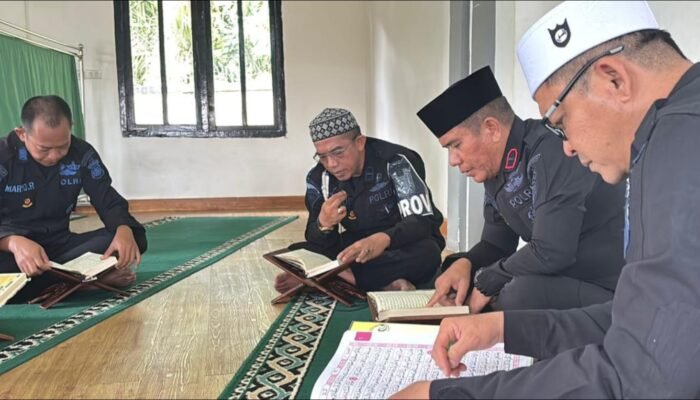 Satbrimob Polda Sumsel Batalyon B Pelopor Isi Ramadhan dengan Tadarus Al-Qur’an