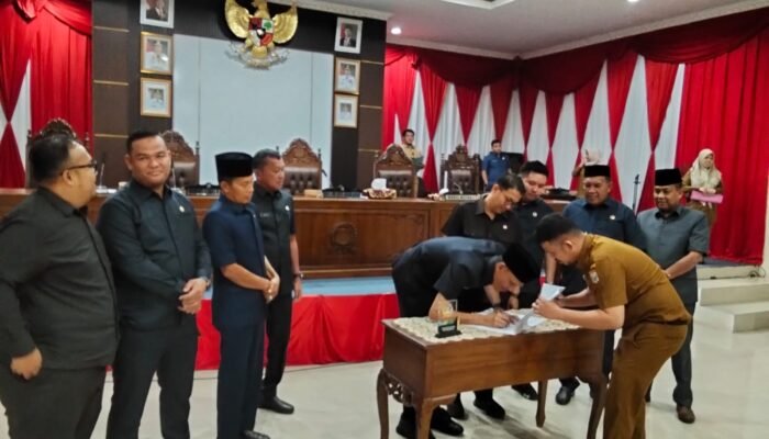 Rapat Paripurna DPRD Musi Rawas Utara Agenda Mendengarkan Penyampaian LKPJ Bupati Musi Rawas Utara tahun 2025. Angka Pengangguran Menurun