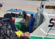 Ambulans Apung Polairud Polda Sumsel Selamatkan Nelayan Sakit Kritis dari Desa Upang Banyuasin