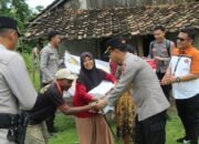 Polda Sumsel Salurkan Ratusan Paket Bansos di OKU Timur Dukung Program Ketahanan Sosial Nasional