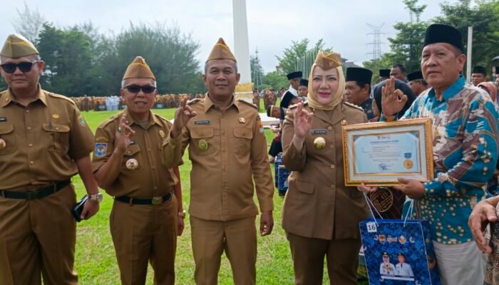 57 ASN Pemerintah Kabupaten Musi Rawas Terima Piagam Penghargaan Memasuki Purna Tugas