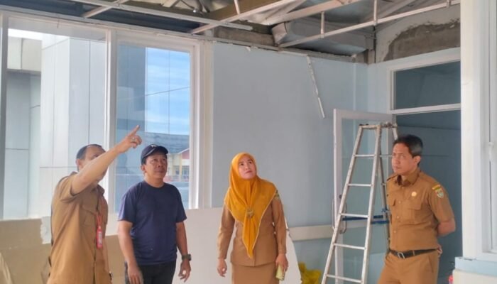 Plafon Penghubung RSUD dr Sobirin yang Ambruk Dihantam Angin Disertai Hujan Segera Diperbaiki