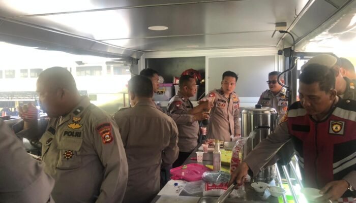 Kawal Mayday 2026, Polda Sumsel Hadirkan Dapur Lapangan dan Layanan Kesehatan Gratis bagi Buruh