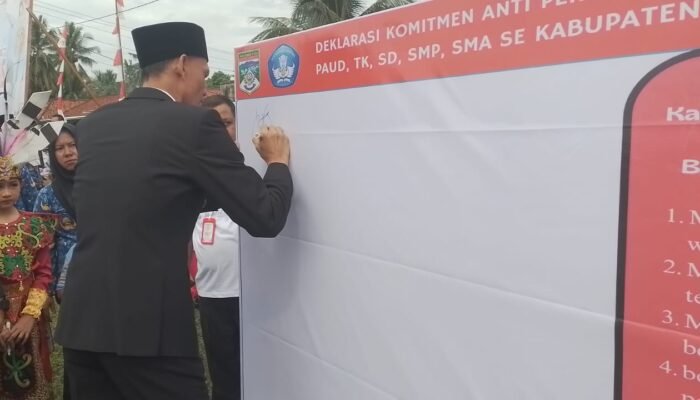 Wabup Musi Rawas Utara Tanda Tangani Komitmen Anti-Bullying dan Anti-Kekerasan di Sekolah