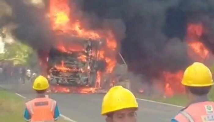 Polda Sumsel Lakukan Identifikasi Kecelakaan Bus ALS Vs Truk Tangki