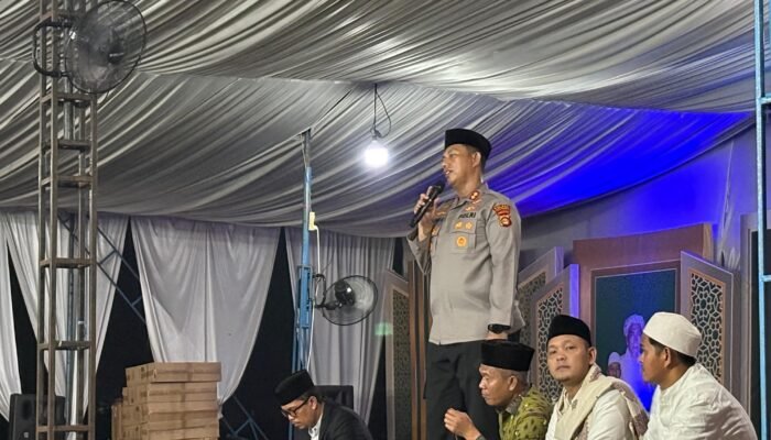Sejukkan Hati Masyarakat, Kapolres Musi Rawas Ajak Ribuan Jamaah Lawan Narkoba dan Judi Online di Sholawatan Akbar