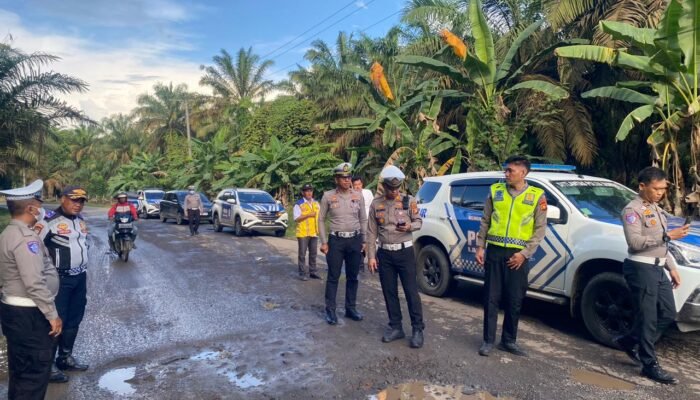 Polres Musi Rawas Bersama Ditlantas Polda Sumsel Lakukan Survei Kondisi Jalan Nasional