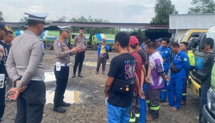 Tingkatkan Kamseltibcarlantas, Polres Musi Rawas Lakukan Ramp Check Kendaraan Mobil Tangki PT SRMD
