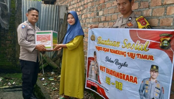 Perkuat Kesejahteraan Warga, Polda Sumsel Salurkan 1.948 Paket Bansos di OKU Timur