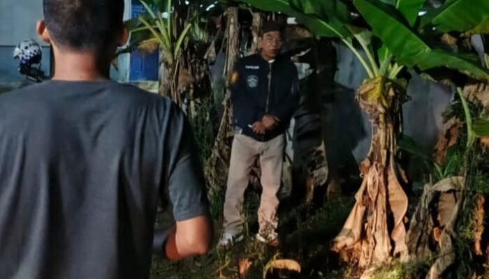 Warga Dihebohkan Dengan Pocong, Polsek Tugumulyo Gercep Pantau TKP Hingga Malam Hari