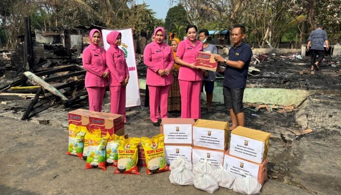 Perkuat Ketahanan Sosial, Polda Sumsel Salurkan Bantuan Langsung Korban Kebakaran di Prabumulih