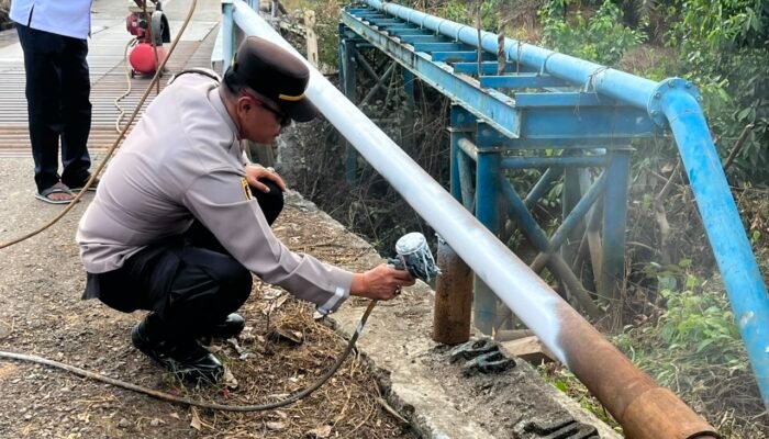 Sambut Hari Bhayangkara ke-80, Polres Musi Rawas Hadir Bangun Jembatan dan Perkuat Akses Warga Jayaloka