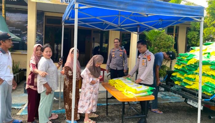 Polsek Karang Jaya Gelar Gerakan Pangan Murah Polri, 3 Ton Beras SPHP Ludes Diserbu Warga
