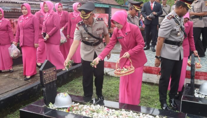 Kapolres Musi Rawas Utara Pimpin Ziarah TMP Tri Sakti Bhakti , Hormati Jasa Pahlawan Jelang Hari Bhayangkara ke-80