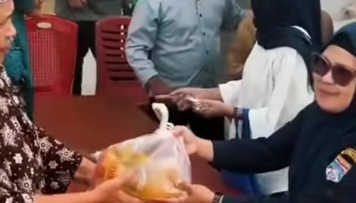 Masyarakat Serbu Pasar Murah Pemkab Musi Rawas Utara