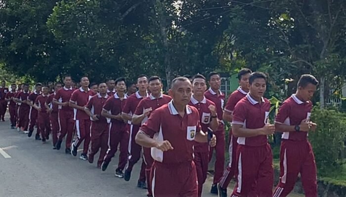 Tingkatkan Kebugaran dan Stamina, Personel Batalyon B Pelopor Laksanakan Olahraga Pagi di Luar Kesatrian