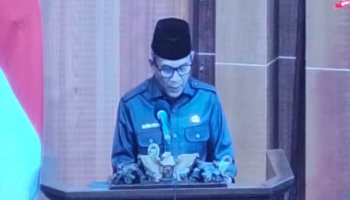 Paripurna DPRD Kabupaten Musi Rawas Mendengarkan Penyampaian Jawaban Eksekutif Terhadap Raperda Tentang Pertanggungjawaban APBD Kabupaten Musi Rawas Tahun Anggaran 2025. Ini Jawaban Eksekutif