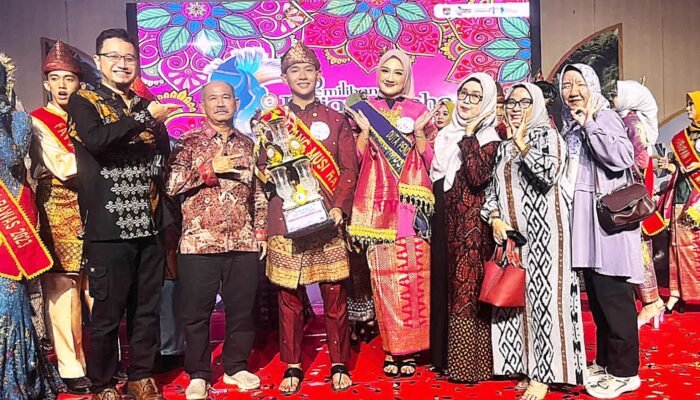 Dosen Unmura Beri Dukungan Penuh, Ravlin dan Nabila Harumkan Kampus Unmura di Grand Final Bujang Dehe Musi Rawas 2026.