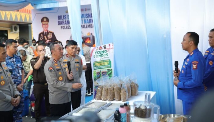 Kapolda Sumsel Dorong Transformasi Pelayanan Publik Melalui Aplikasi AMPERA 24/7 Polrestabes Palembang