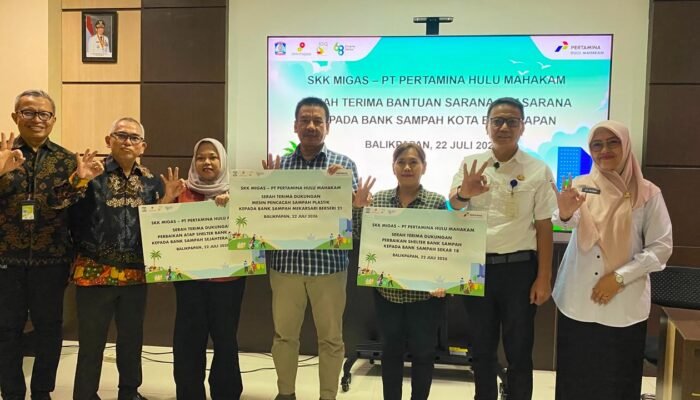 Perkuat Pengelolaan Sampah Kota, Pertamina Hulu Mahakam Serahkan Bantuan Sarpras untuk 43 Bank Sampah Unit di Balikpapan