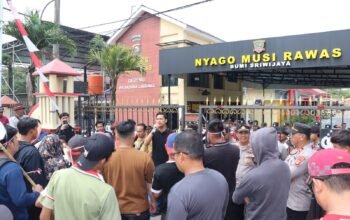 Terkait Penahanan Pembakaran Kebun MilikSendiri. Ratusan Petani Gelar Aksi Damai di Polres Musi Rawas