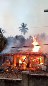 Polres OKU Sigap Amankan Lokasi Kebakaran, Polda Sumsel Imbau Warga Waspadai Korsleting Listrik