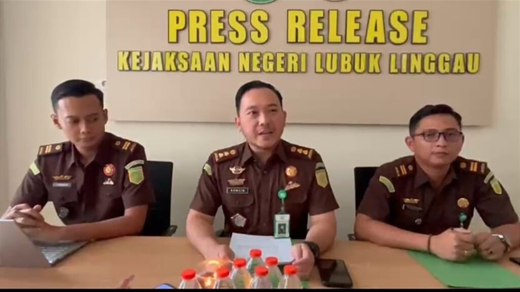 Diduga Lakukan Pungli Dana BOSP, Lima PNS Disdik Dan Kepsek Di Lubuklinggau Diangkut ke Kejari