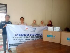 Hadapi Dampak Karhutla, SKK Migas dan Medco E&P Salurkan Ribuan Kotak Masker ke 14 Desa di Muba